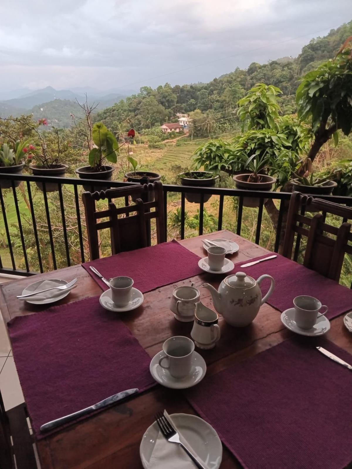 Kandy Ivy Mountain View Resort Extérieur photo